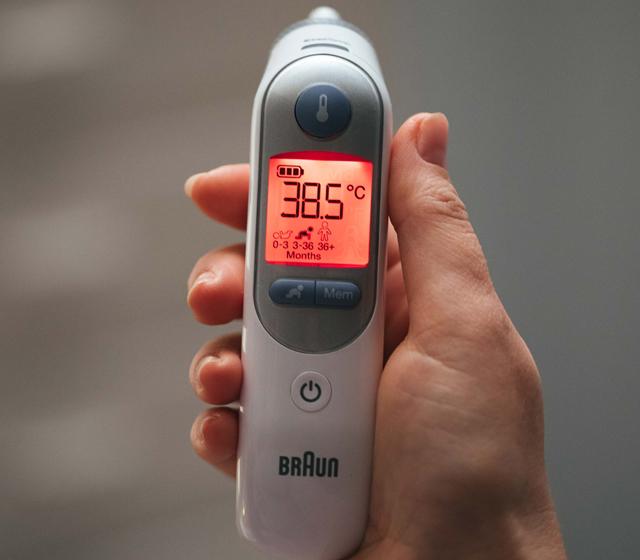 Rote Farbe Age Precision